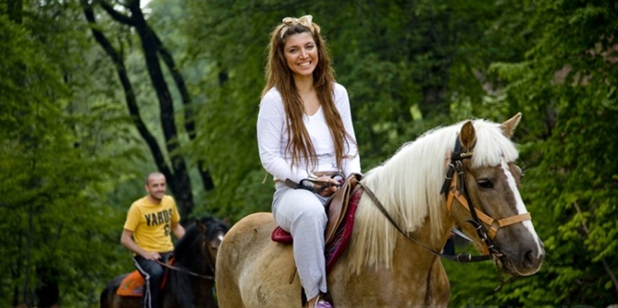 Horse Riding in Side: Picturesque Safari and Adventure Tours