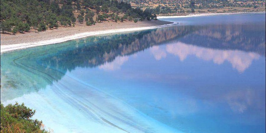 Wycieczka nad Jezioro Salda i Pamukkale: Najlepsze Wycieczki i Ekskursje do Tureckich Malediwów